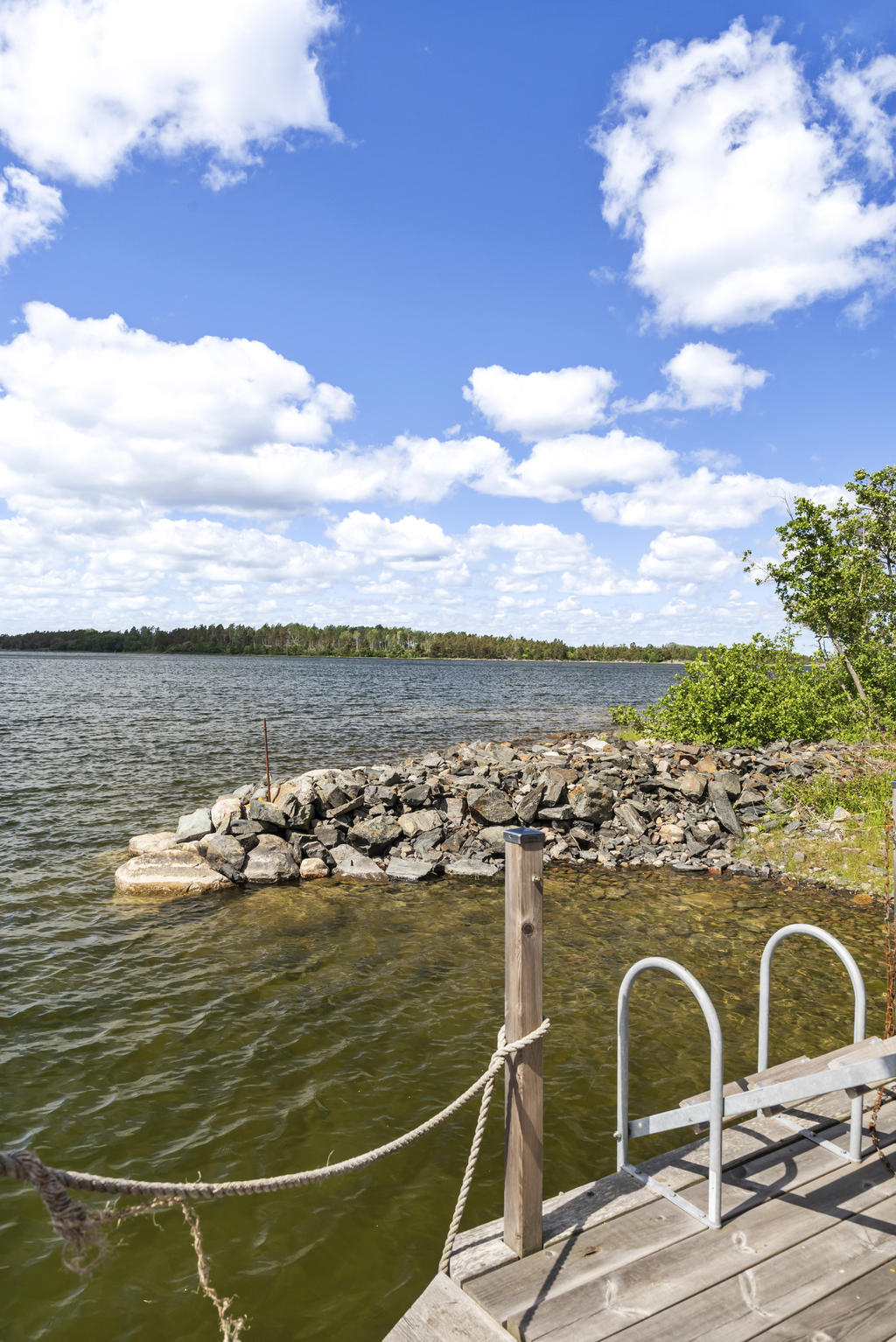 Badstege från det egna båthuset