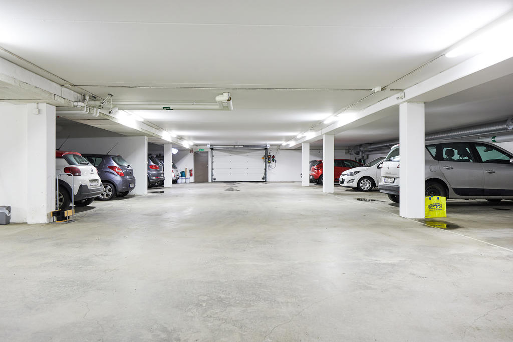 Garage i källarplan