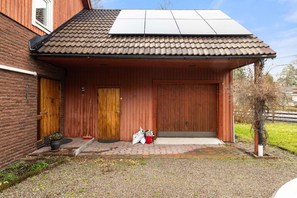 Garage och förråd
