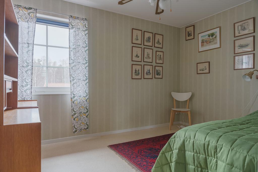 Detta är det tredje av bostadens sovrum.