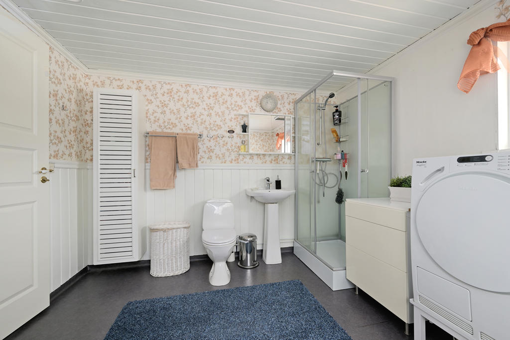 Duschrum med duschkabin