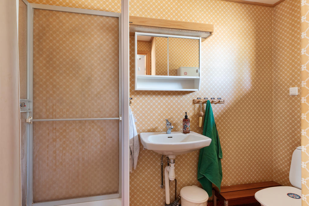 Duschrum med duschkabin