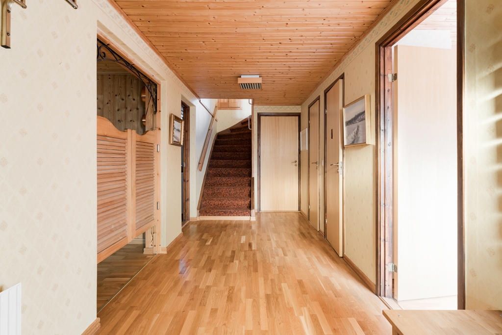 Hall (suterrängvåning)