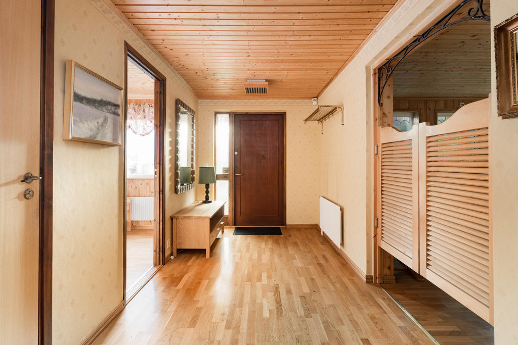 Hall (suterrängvåning)