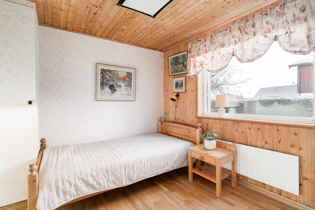 Sovrum (suterrängvåning)