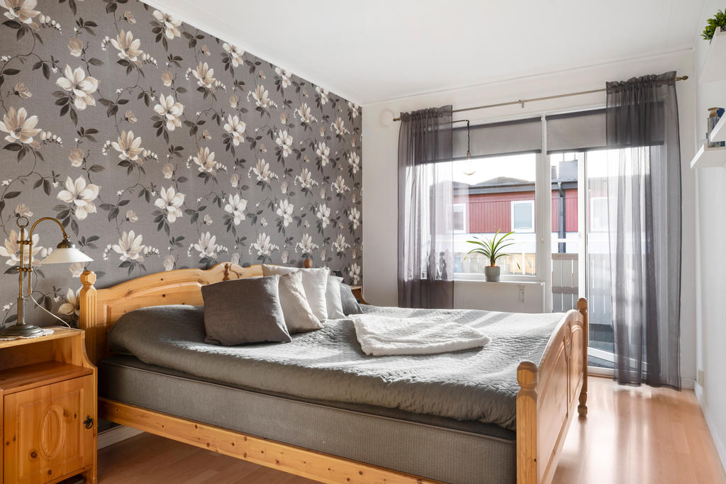 Sovrum med utgång till balkongen