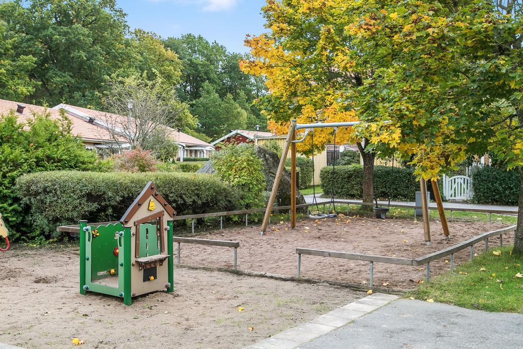 Lekplats på gården