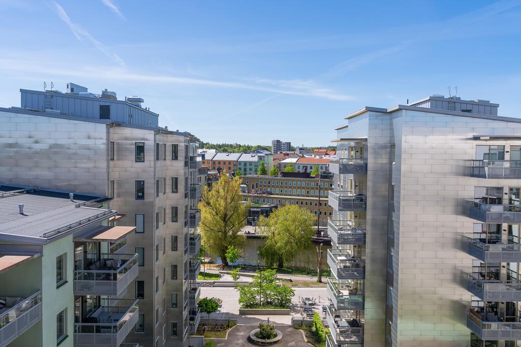 Med utblick till ån 