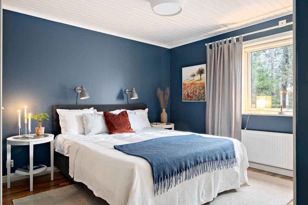 Stort mysigt sovrum med badrum ensuite!