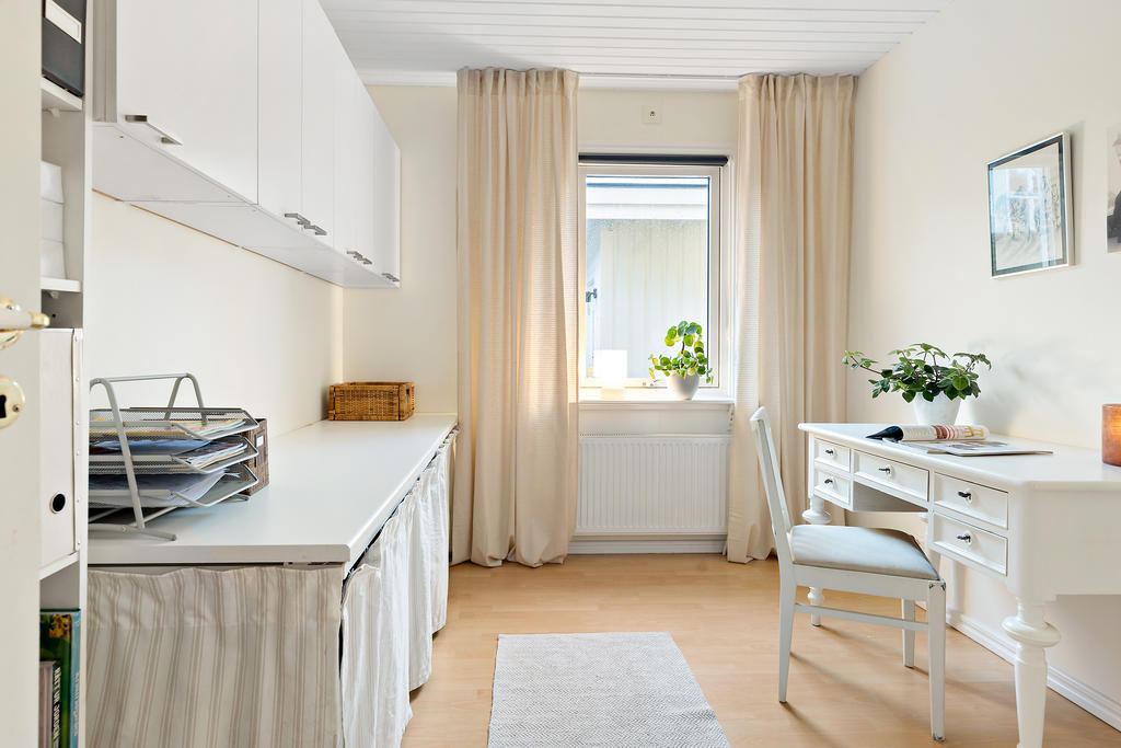 Sovrum närmast vardagsrummet