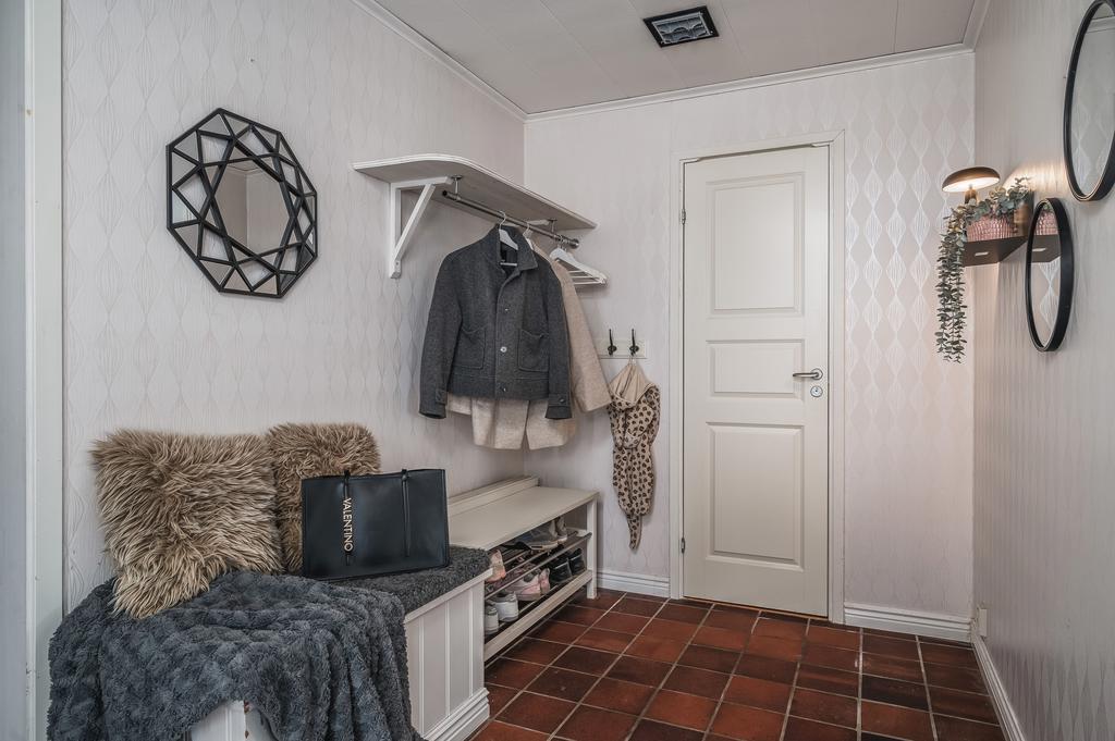 Vy från entrén mot wc:n