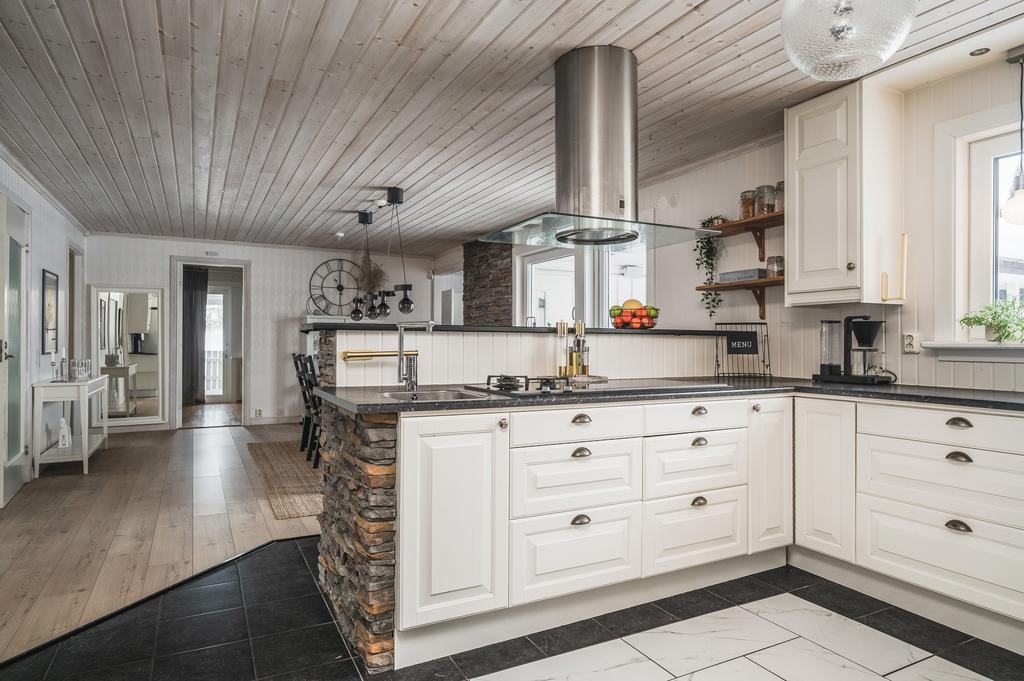 Öppen planlösning mot matplatsen