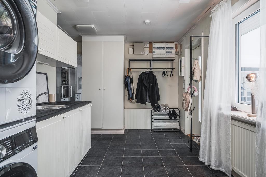 Tvättstuga och groventré