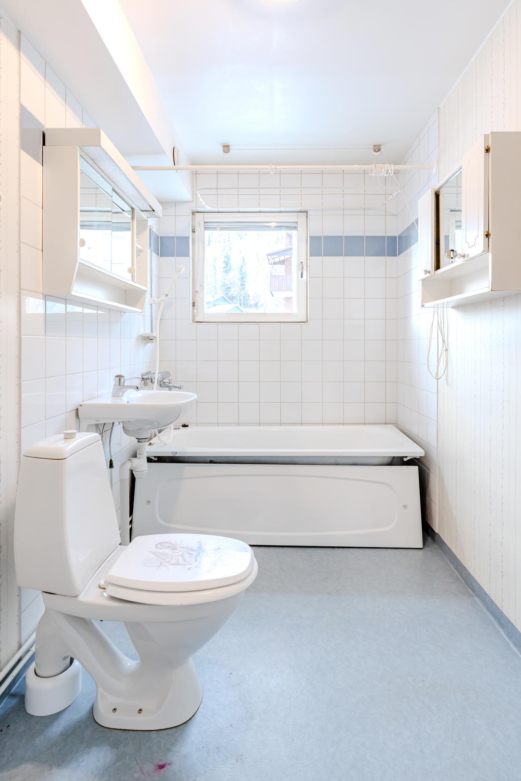 Stort och rymligt badrum 