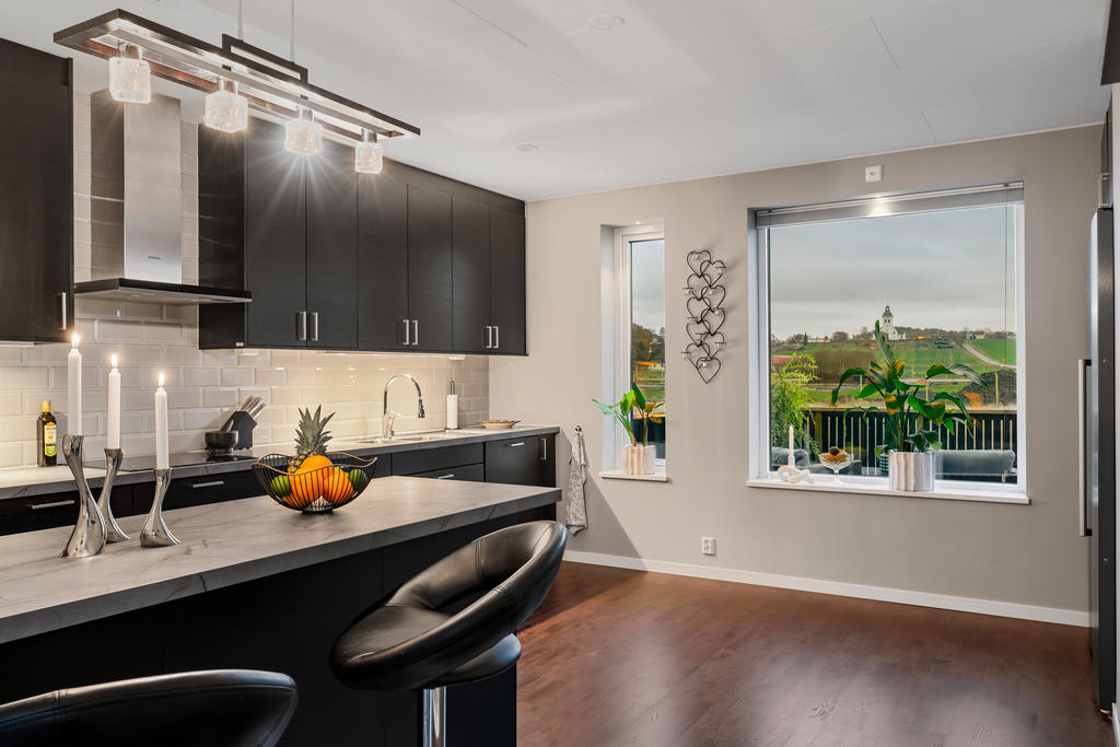 Stora fina fönsterpartier med fin utsikt 