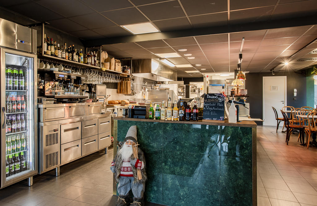 Restaurang  i bottenplan av huset