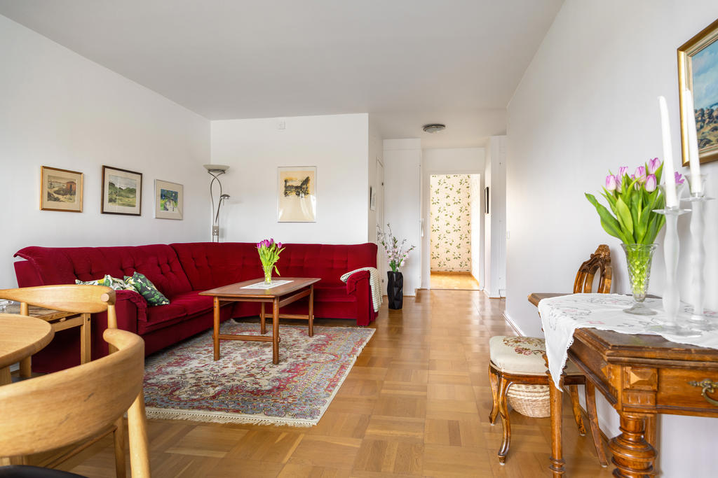 Vardagsrum med plats för olika möblemang