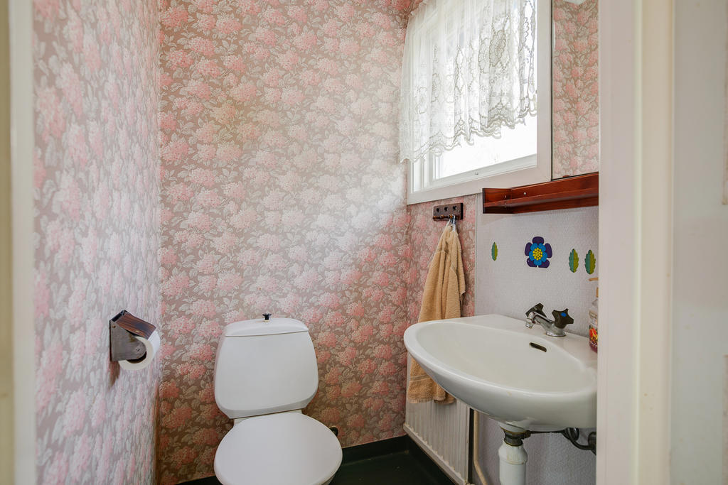 Gäst-wc i anslutning till entrén