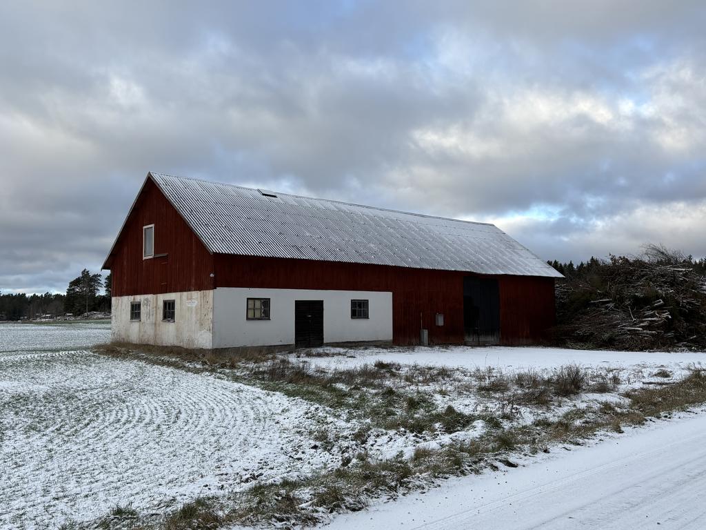 Ladugård, enda byggnaden på fastigheten