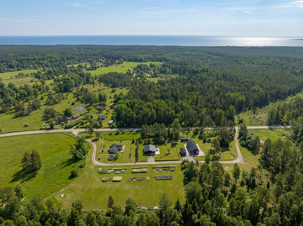 Årstiden och trädgården är en digital visualisering och kan avvika från verkligheten