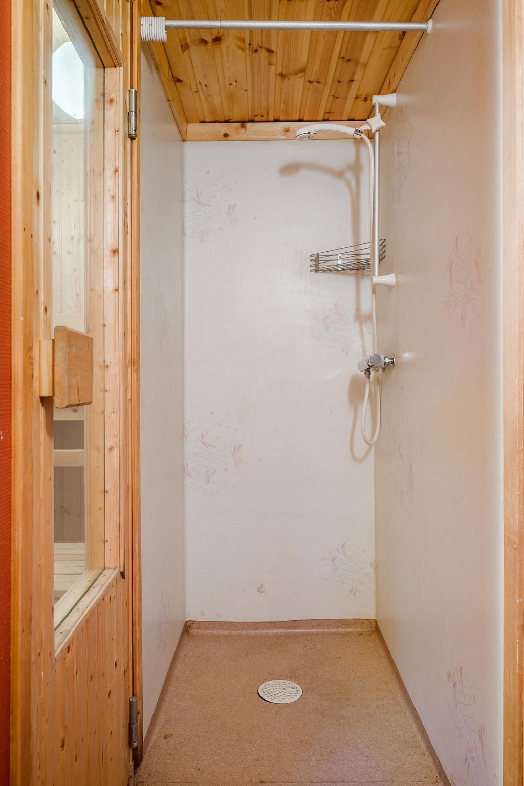 Bastu/dusch vid garage