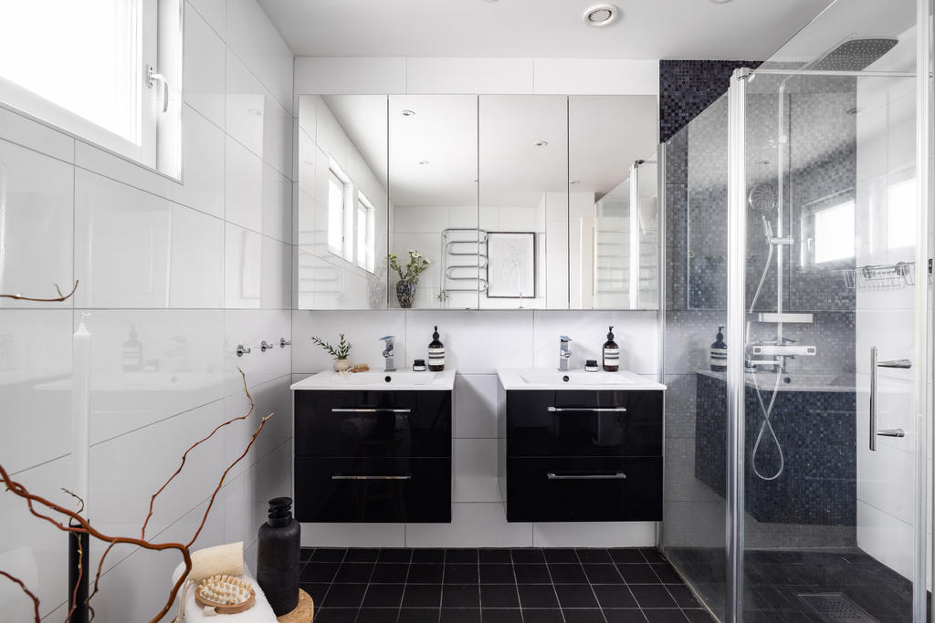 Badrum 2, övervåning