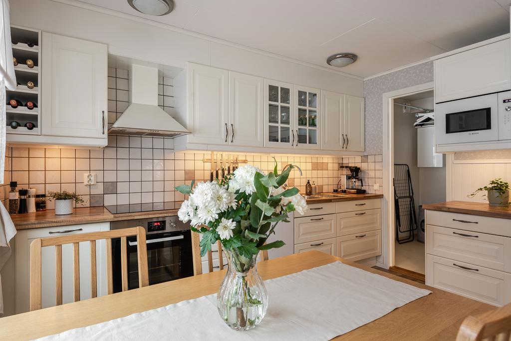 Kök mot tvättstuga