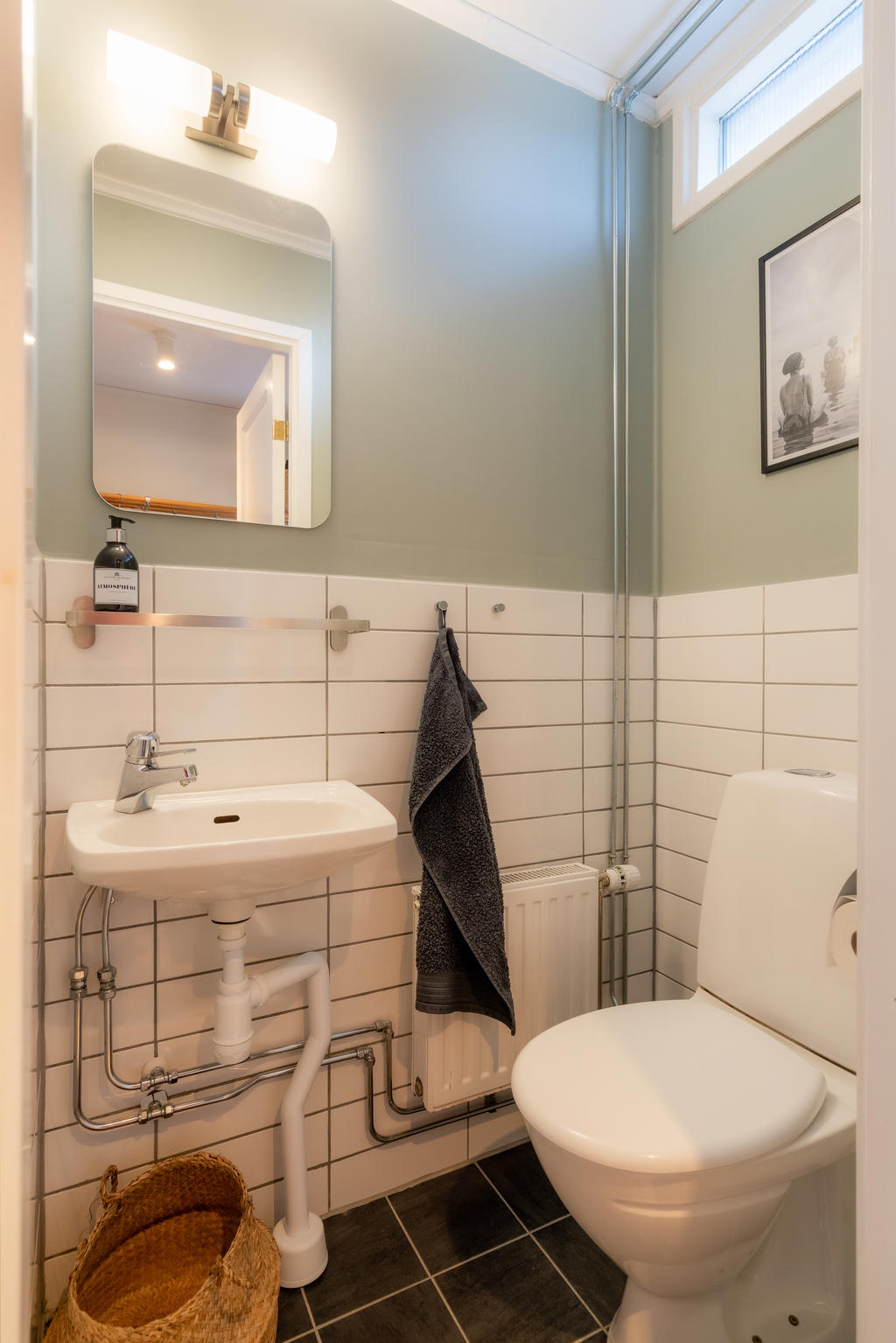 Gästtoaletten i hallen