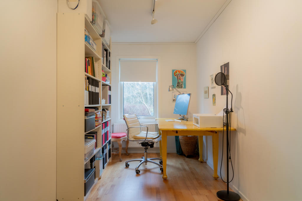 Fd förrådet med egen entré från utsidan. Perfekt som kontor eller extra rum vid behov.