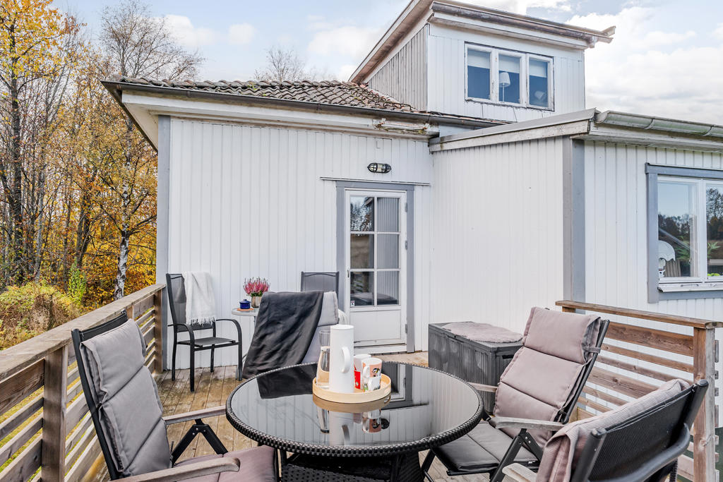 Altan på baksidan i solläge