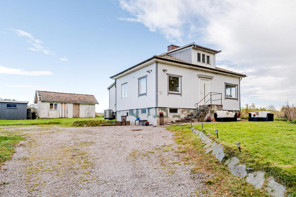 Stor uppfart med bra parkeringsplats