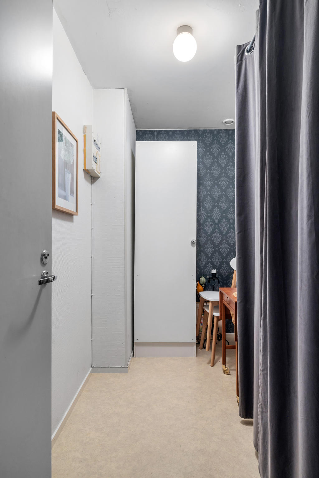 Klädkammare som även använts som barnrum vid behov