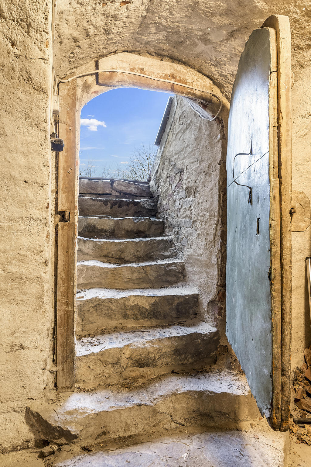 Entré till den senmedeltida källaren!