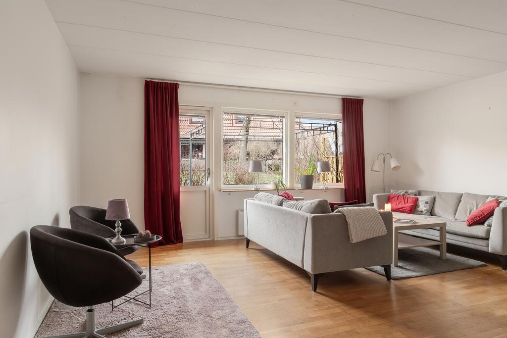 Trivsamt radhus med två uteplatser