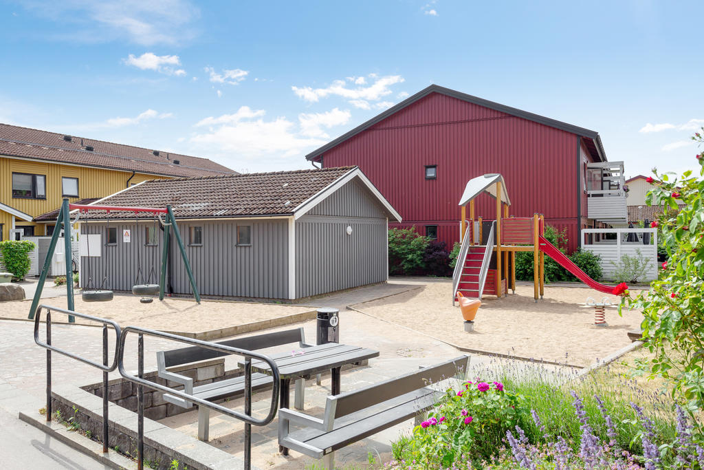 En av lekplatserna i området