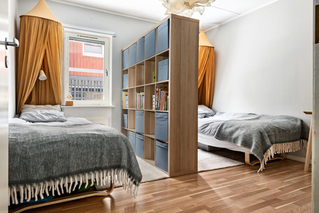 Sovrum 2 & 3. Nyttja som ett eller två separat rum.  