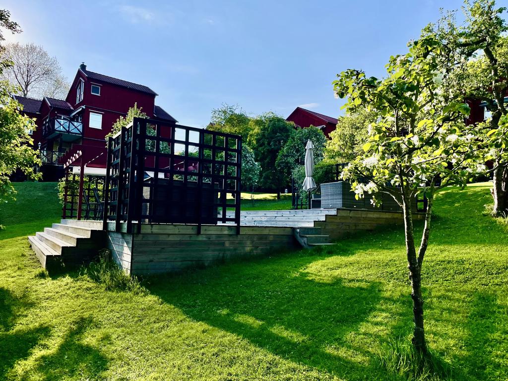 Del av uteplats (säljarens bild)