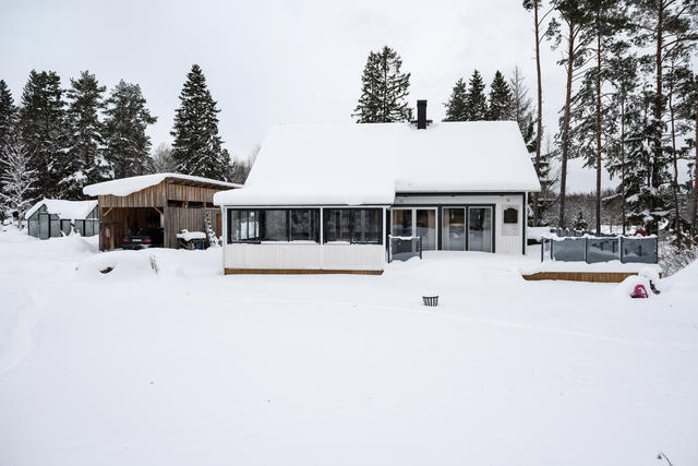 Hagbacksvägen 9, baksida med uterum