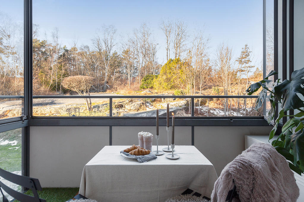 Härlig balkong med grönskan precis intill!