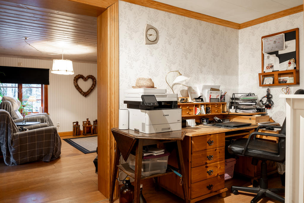 Kontorshörna med garderober