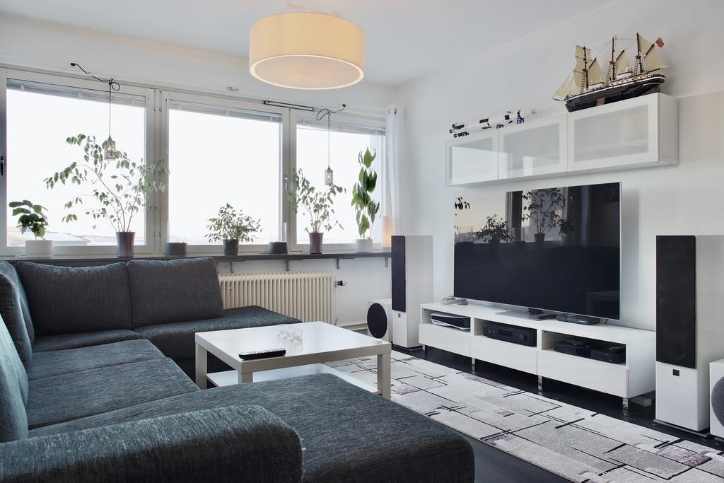 Nya ytskikt på väggar och golv 2016