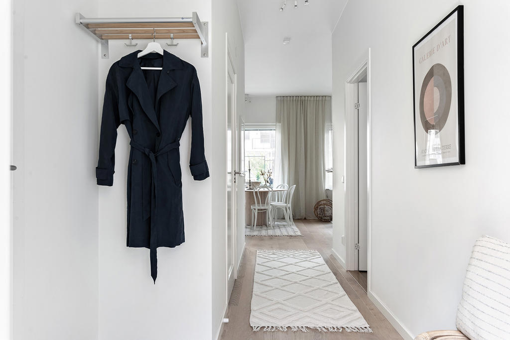 Välkomnande entréhall. Exempelbild från en liknande bostad.