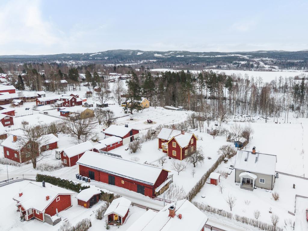 Vikåkersvägen 3 - en charmig villa i Djurmos bymiljö
