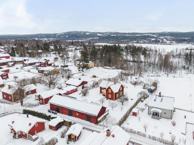 Vikåkersvägen 3 - en charmig villa i Djurmos bymiljö