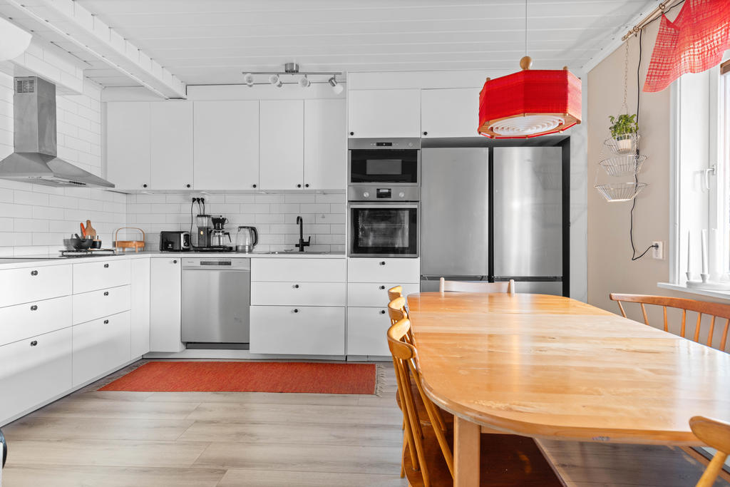 Ljust kök som renoverades 2018