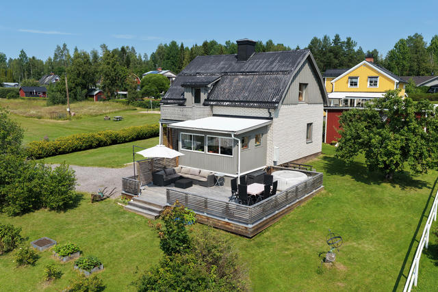 Roosesvägen 8, Ren