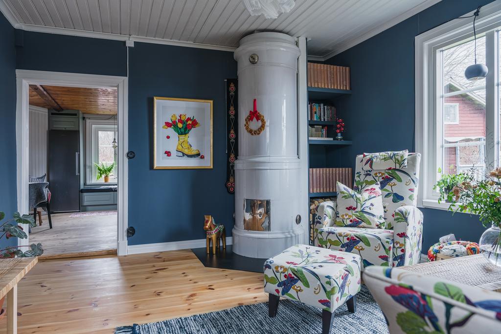 Vardagsrum med kakelugn