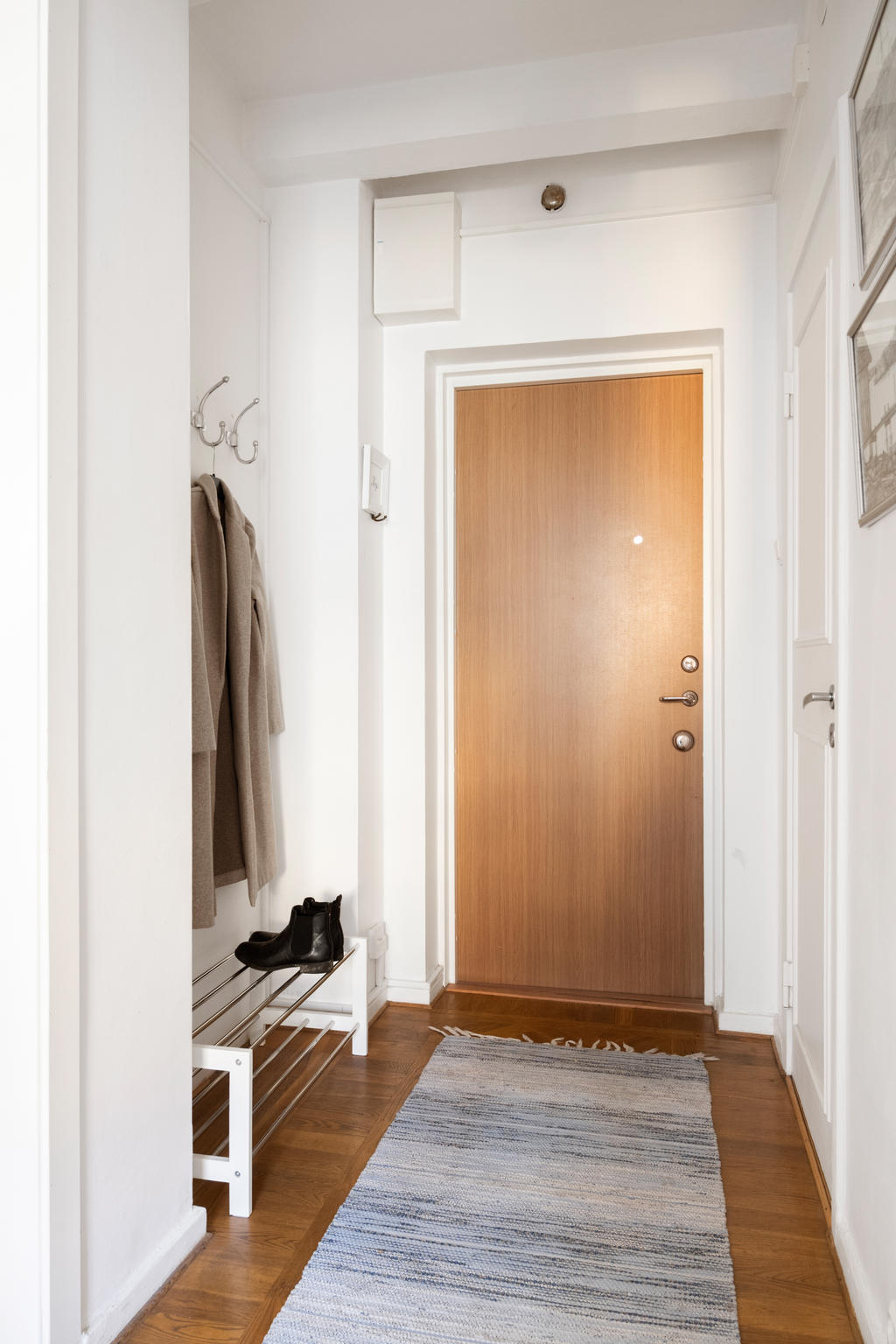 Entréhall och avhängningsmöjligheter 