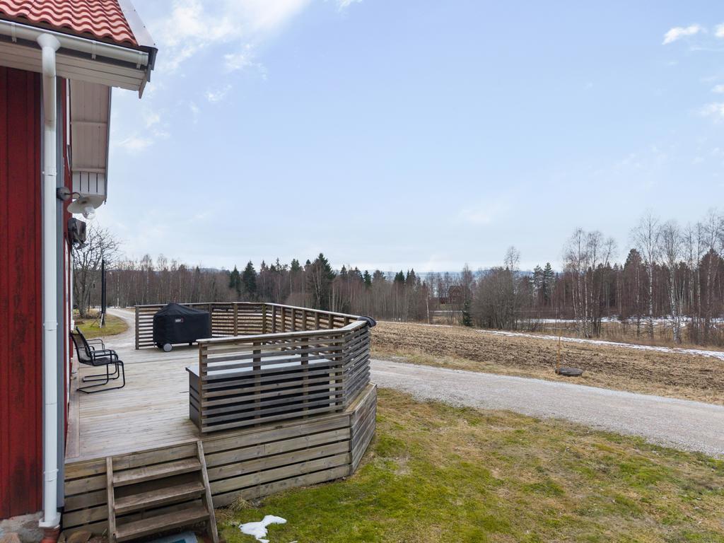 Altan med utsikt över omgivningarna och Siljan!