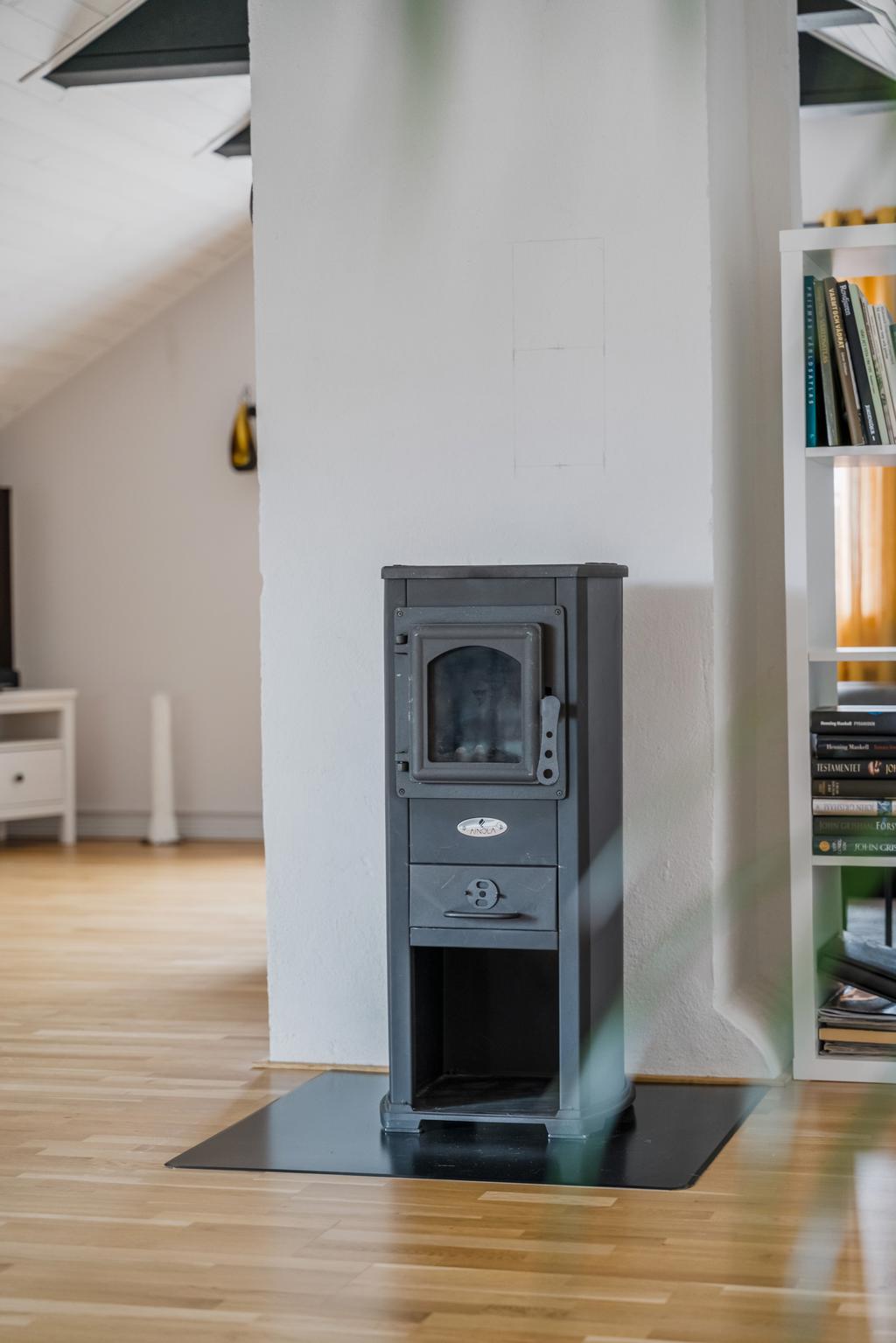 Kamin på övre plan.